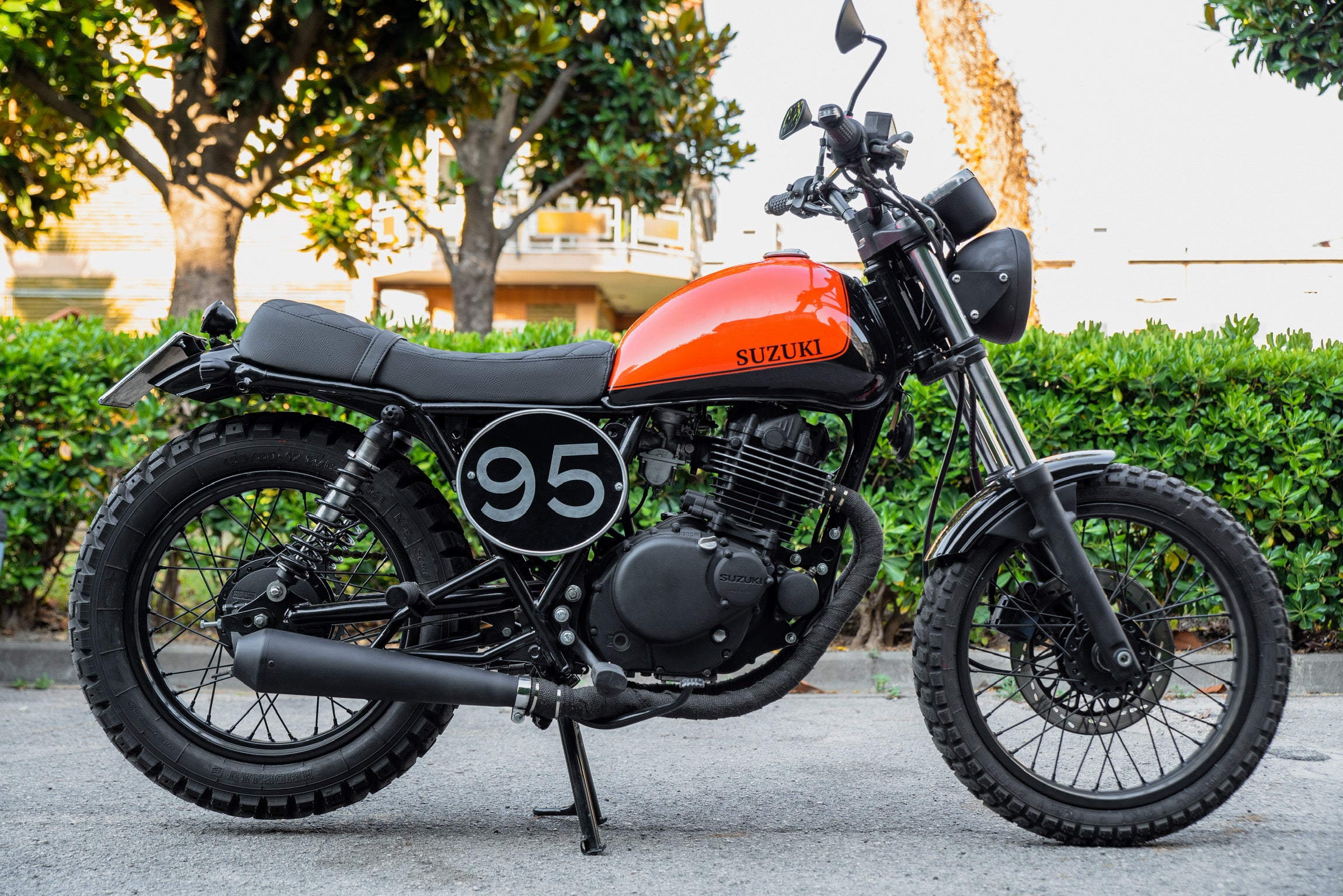 Moto suzuki scrambler on sale